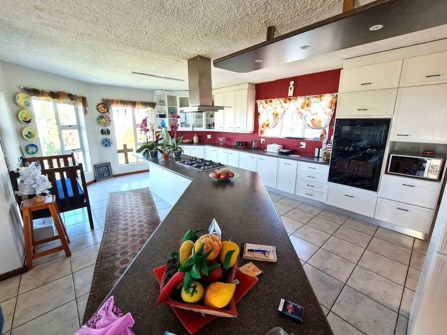 5 Bedroom Property for Sale in Wavecrest Eastern Cape